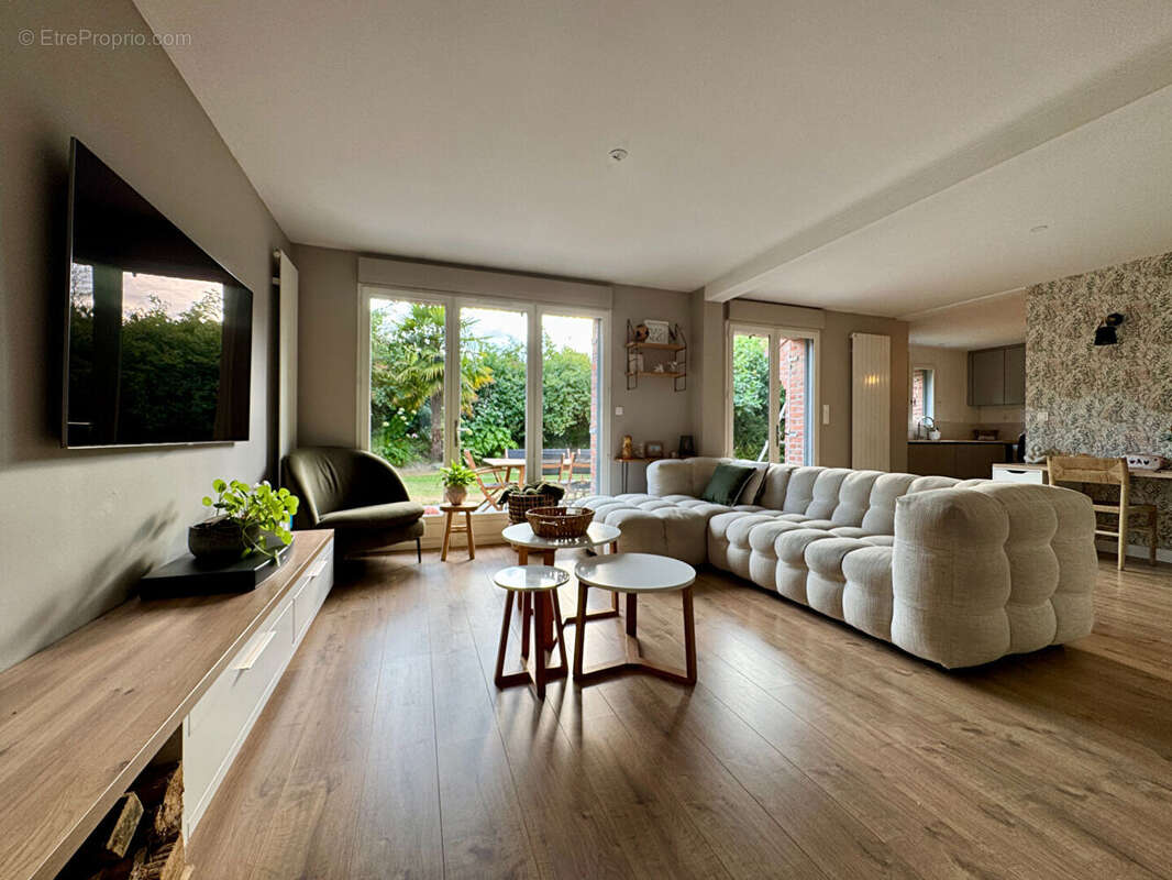 Superbe maison individuelle - Secteur Bellefontaine 4 chambres - Double garage et Jardin! - photo 7