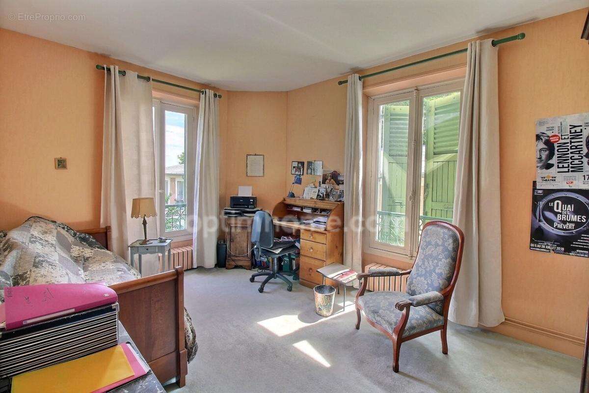 Maison 7 pièces avec jardin et dépendances à vendre à MAISONS LAFFITTE (78) - photo 9