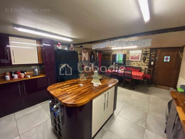 Maison en excellent etat, pleine de charme, terrain de 2000m2. - photo 4