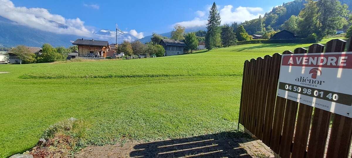 Appartement à MORILLON