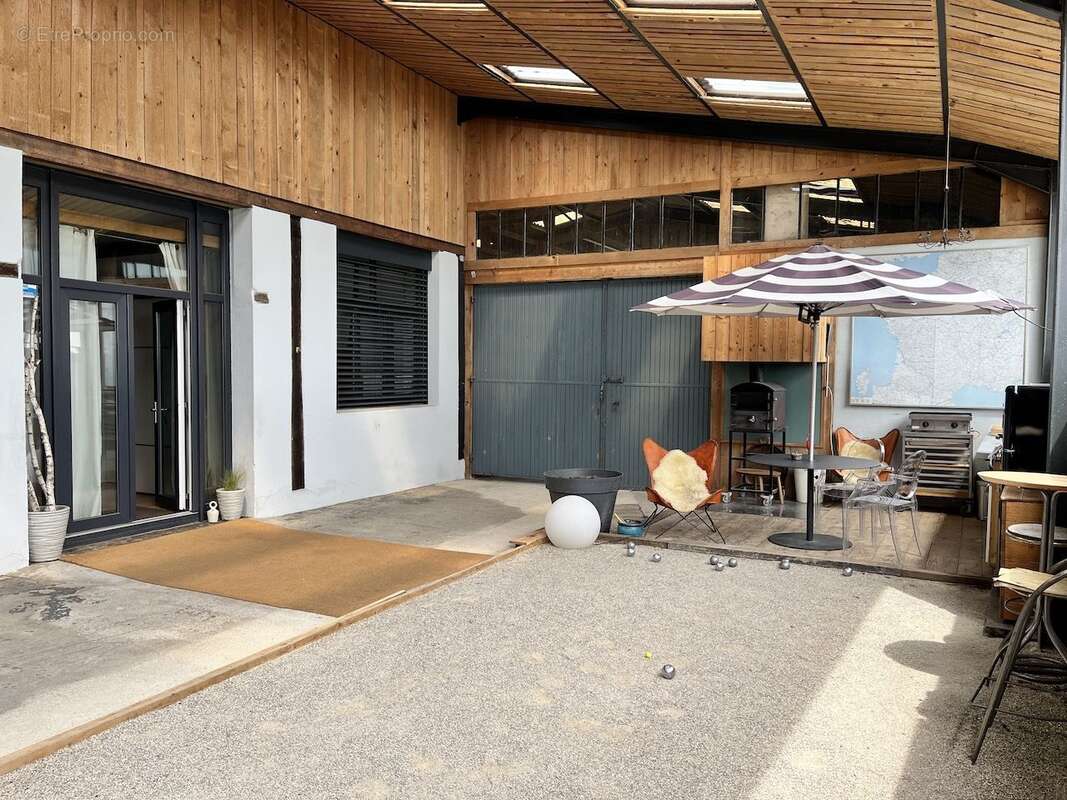 Hall, terrasse loft - Maison à EPFIG