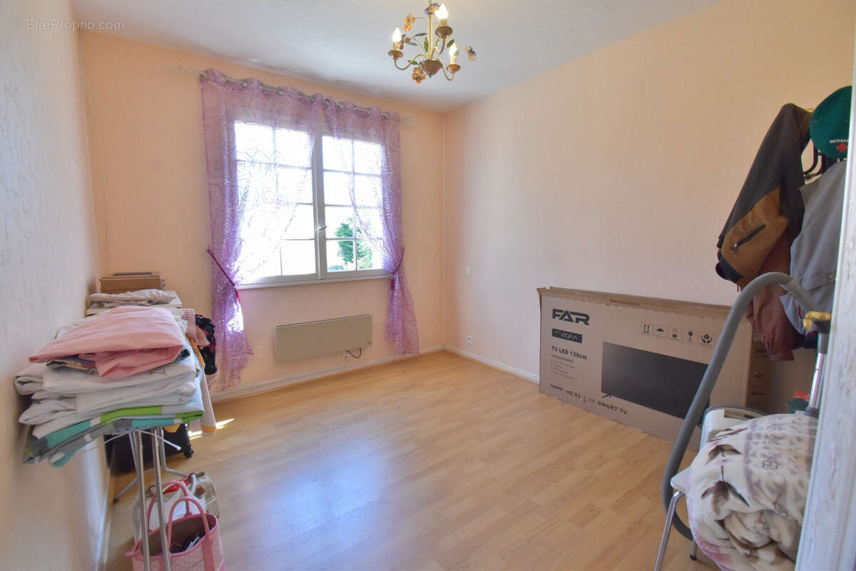 EN EXCLUSIVITÉ   Maison à 10 min de Moulins sur 5 000 m2 de terrain - photo 11