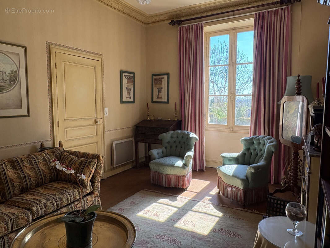 Payzac Elégante Maison bourgeoise 9 pièces, jardin, piscine et vues - photo 8
