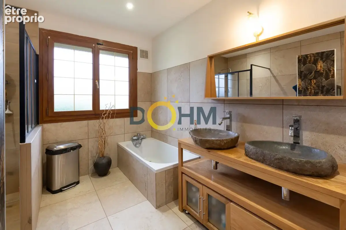 Maison rénovée de standing avec parc arboré et piscine — Proche A43 Chimilin - photo 9
