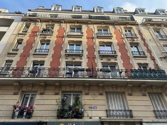 Commerce à PARIS-18E