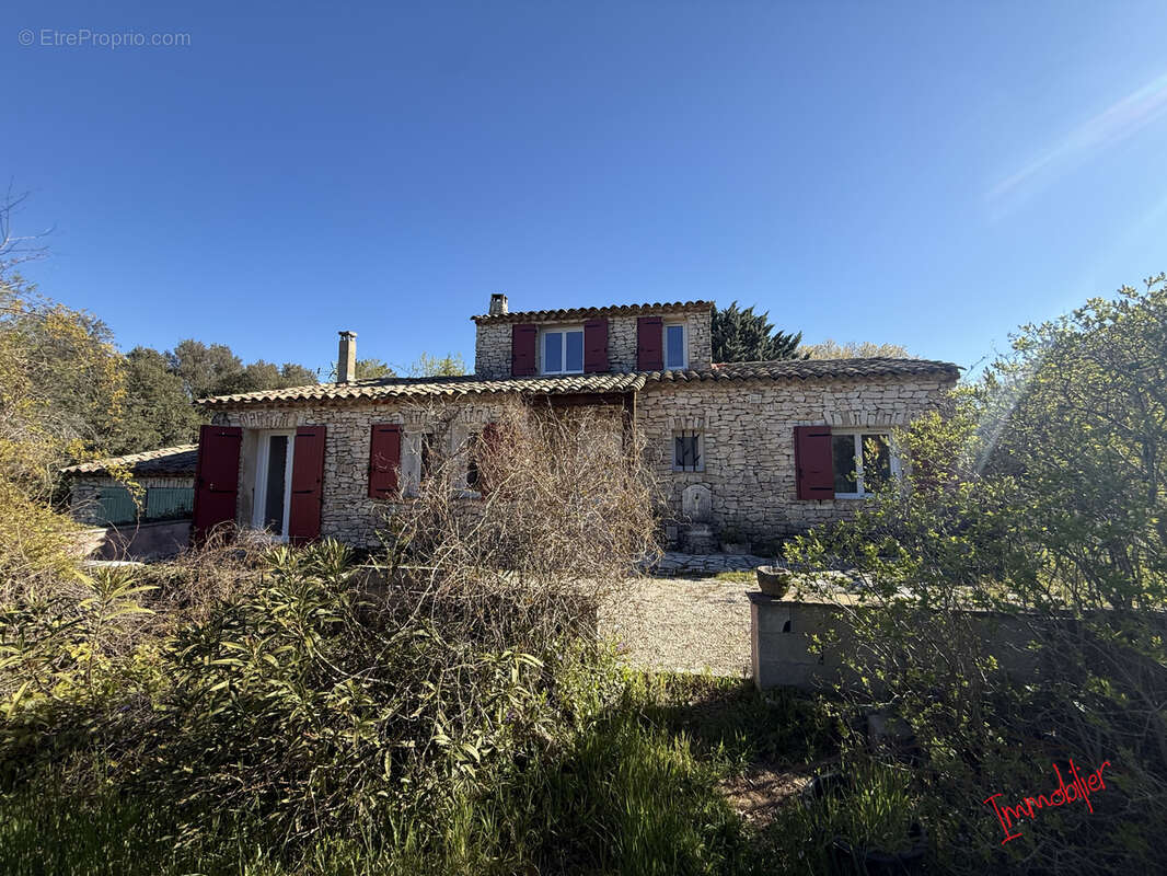 Maison à BONNIEUX