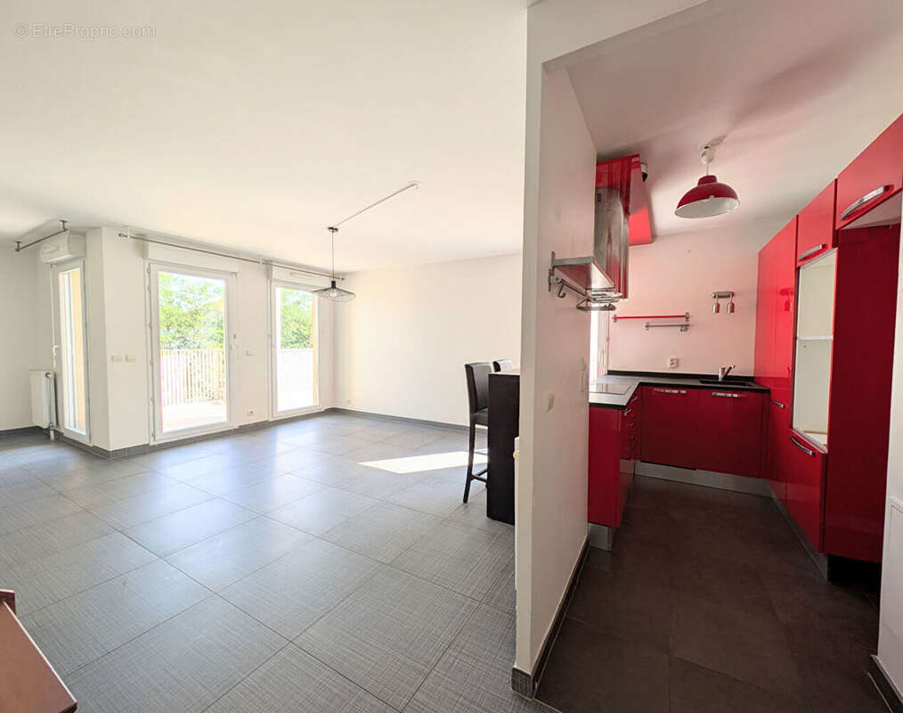 T3 en duplex -  Grande terrasse - Box - Gennevilliers - photo 3