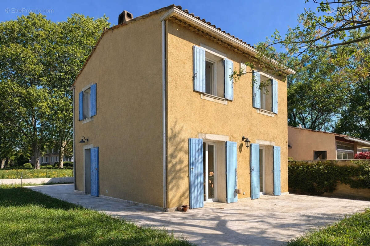 Maison à PERNES-LES-FONTAINES