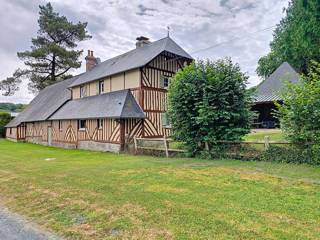 Maison à CRESSEVEUILLE