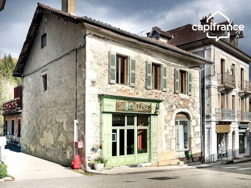 Maison à SAINT-GEOIRE-EN-VALDAINE