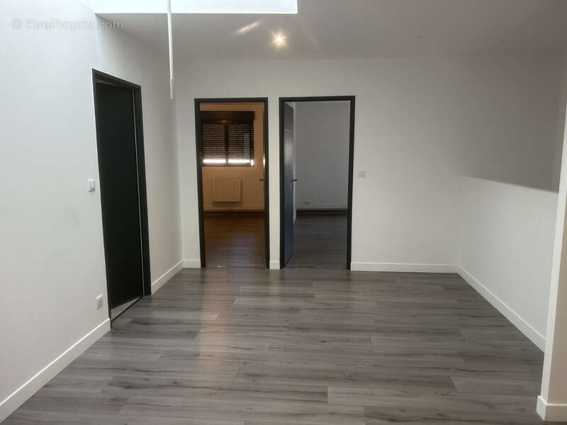 SURAT Maison de 166 m2 avec cour - photo 7