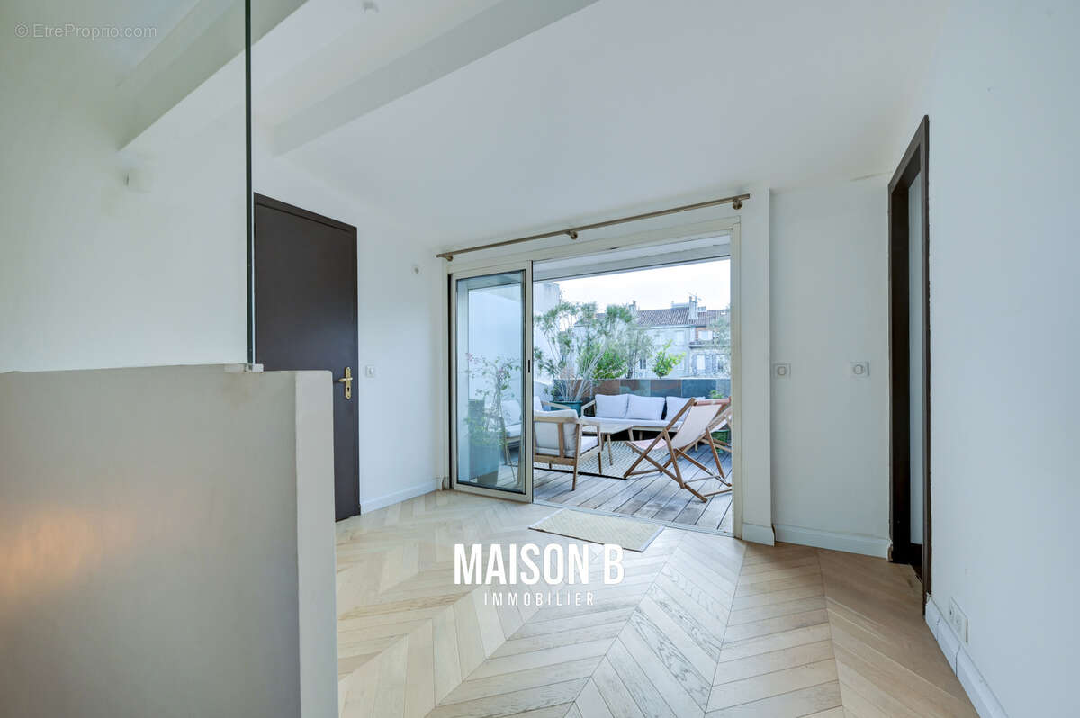 Appartement à MARSEILLE-6E