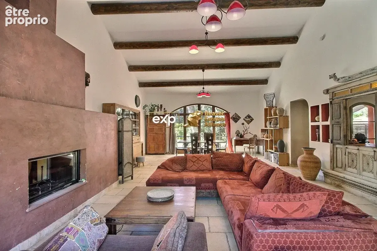 Maison 8 pièces 245 m² à vendre à Taillades (84300) - photo 8