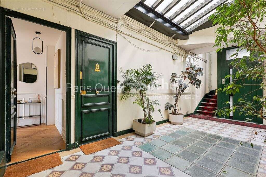 Appartement à PARIS-17E