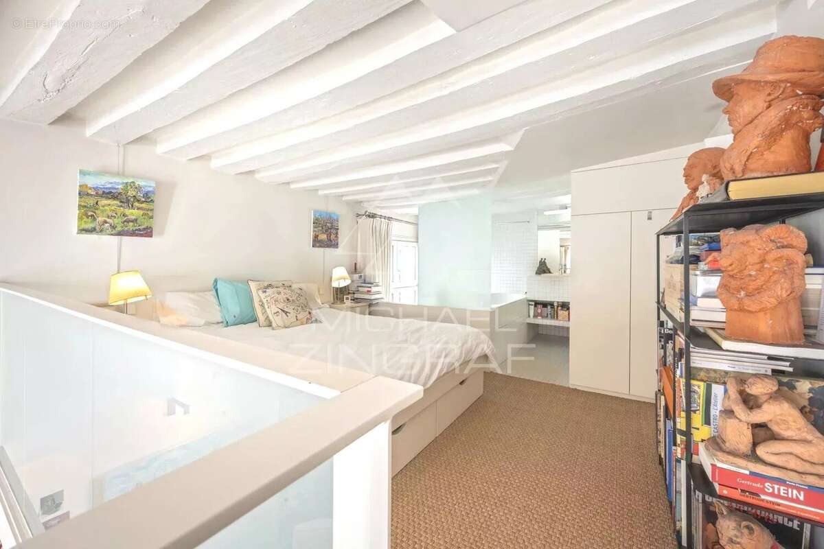 Appartement à PARIS-7E