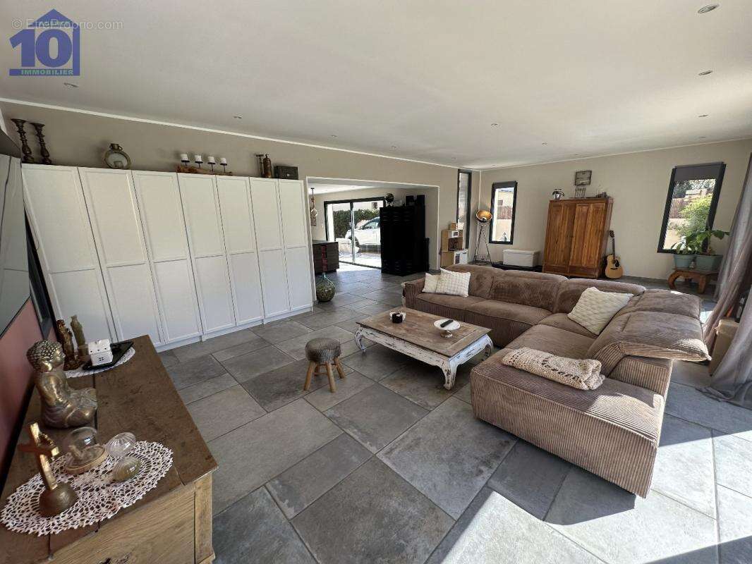 Maison à VILLENEUVE-LES-BEZIERS