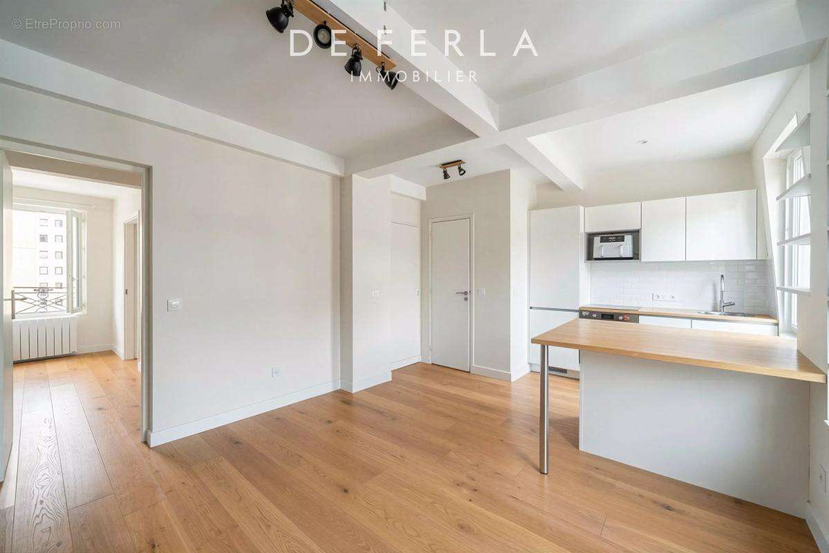 Appartement à PARIS-15E