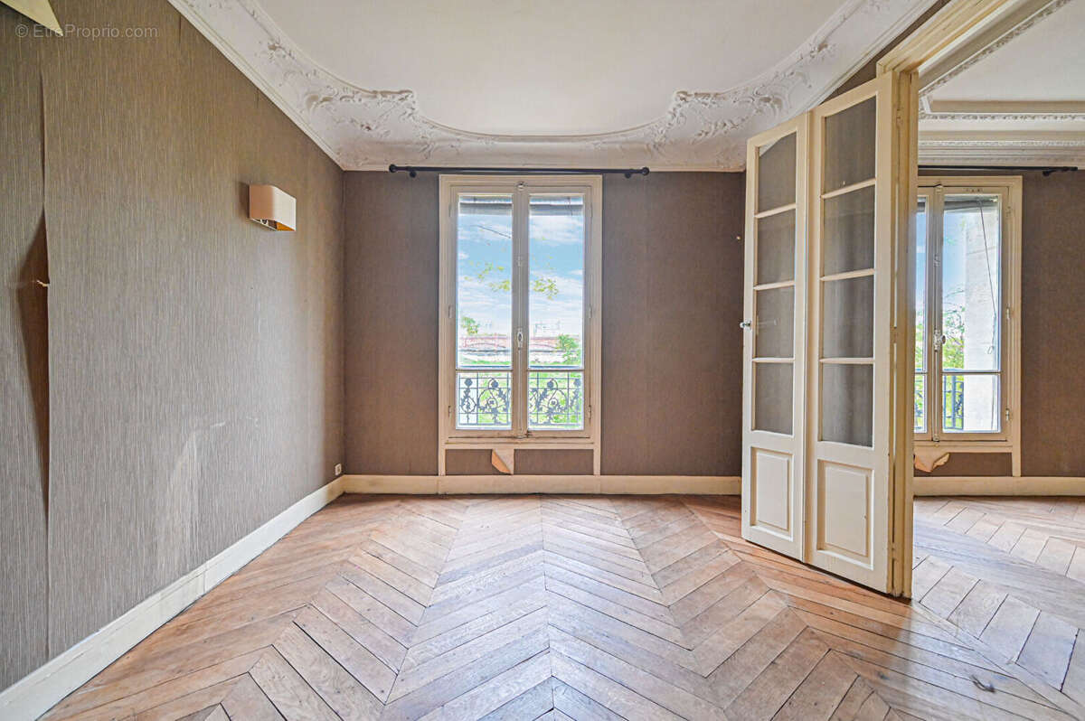 Appartement à PARIS-14E