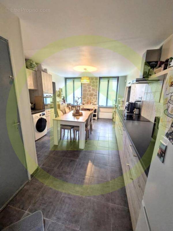 Appartement à MOUY