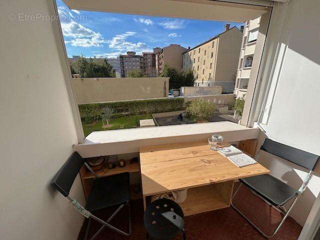   - Appartement à VILLEURBANNE