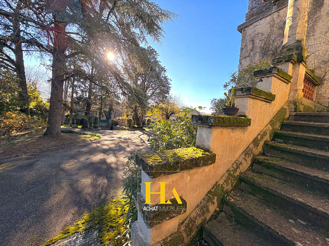 Maison à MONTELIMAR