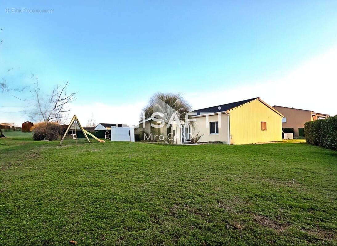 Photo 1 - Maison à SAINT-SULPICE