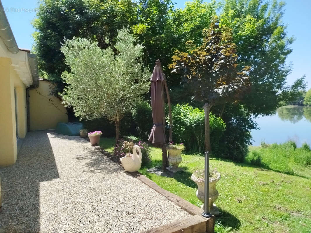 Maison à CIVRAC-SUR-DORDOGNE
