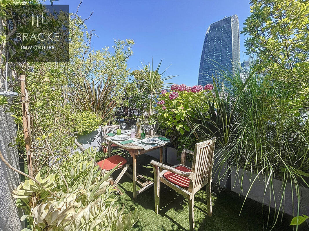 Appartement à COURBEVOIE