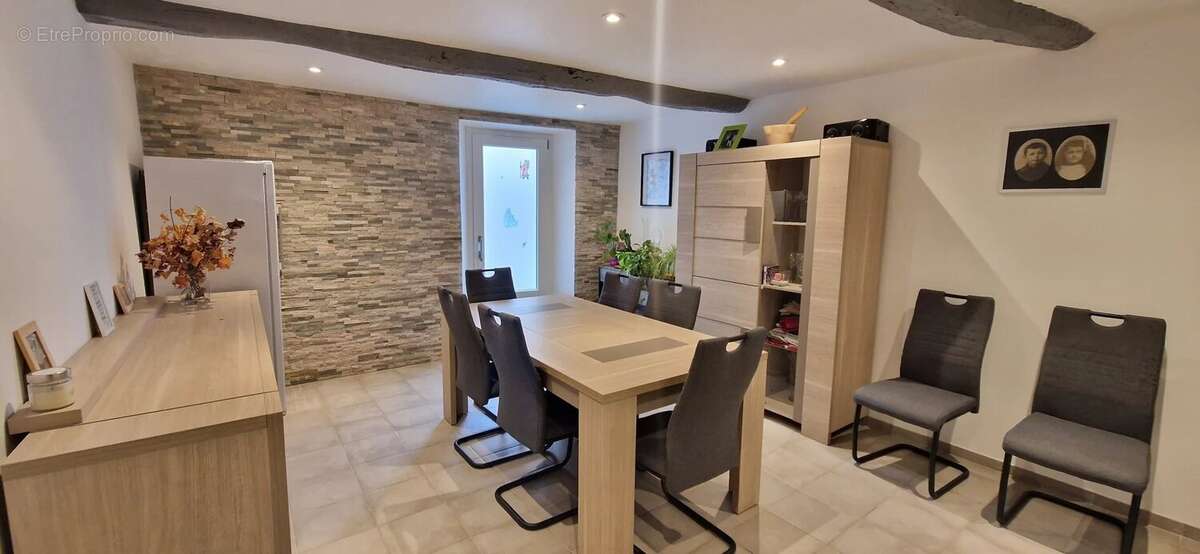 Maison à SAINT-CEZAIRE-SUR-SIAGNE