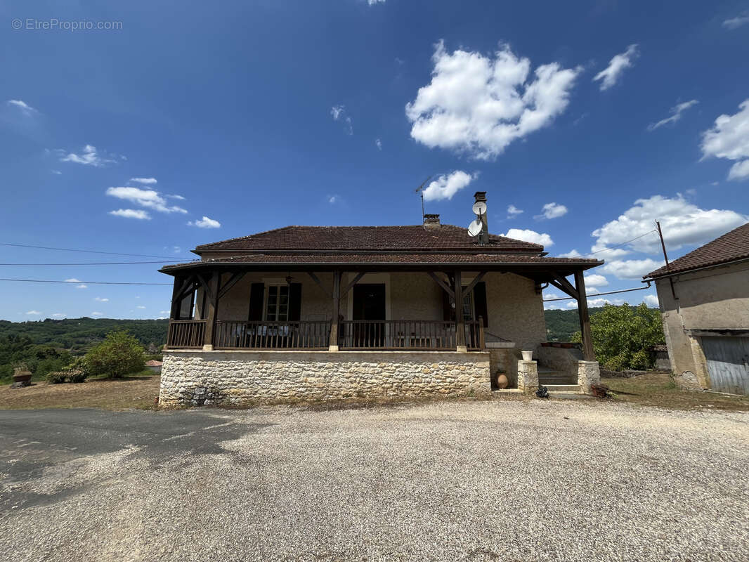 Propriété   Corps de ferme avec dépendances sur 6 180 m2 de terrain - photo 2