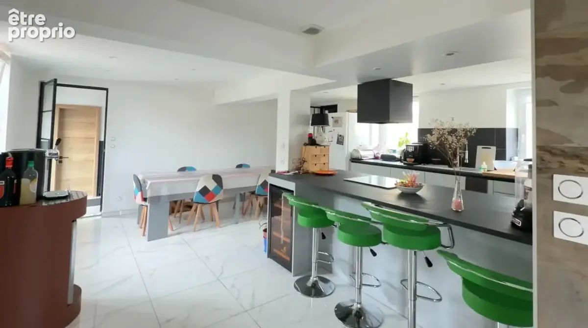 Sermersheim - Maison familiale de 186 m² entièrement rénovée, avec dépendance et jardin - photo 3