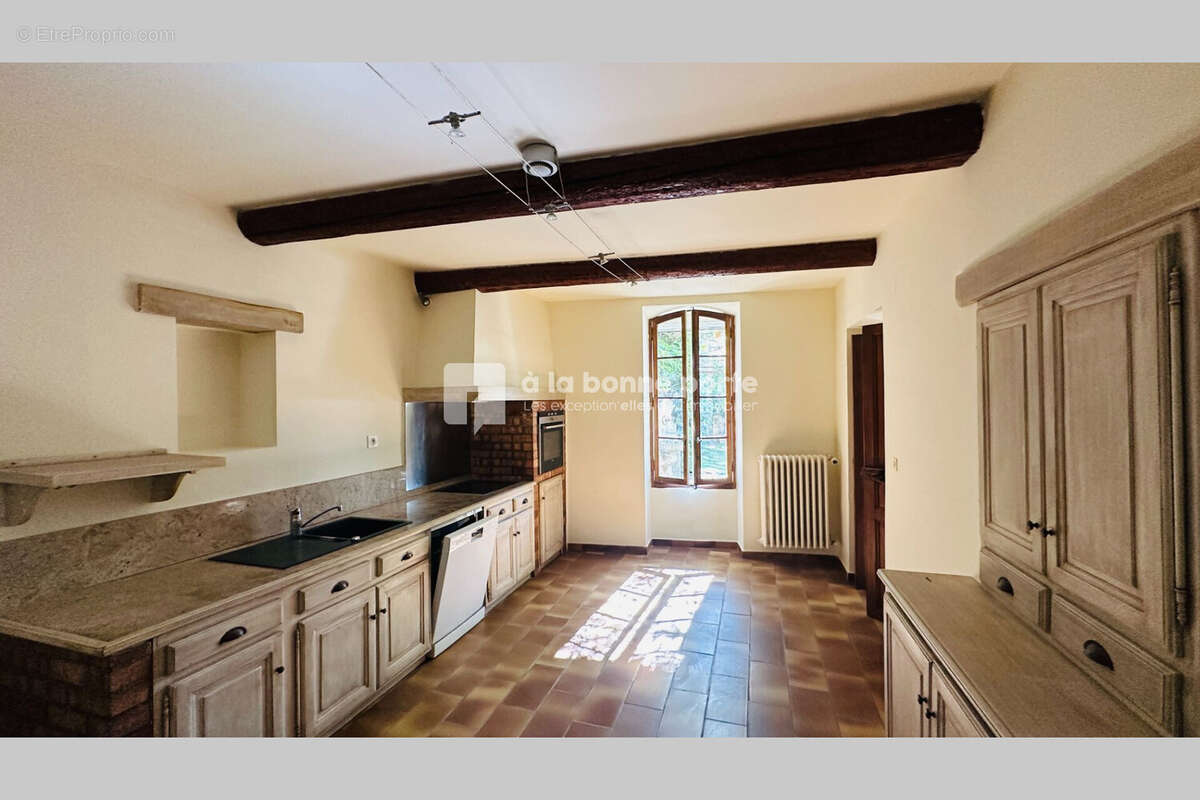 Maison 227 m² à Merindol  - photo 8