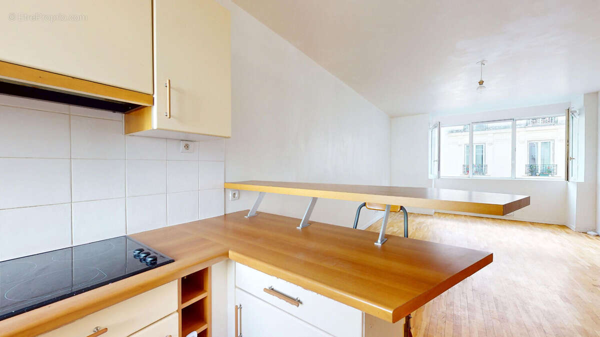 Appartement à PARIS-14E