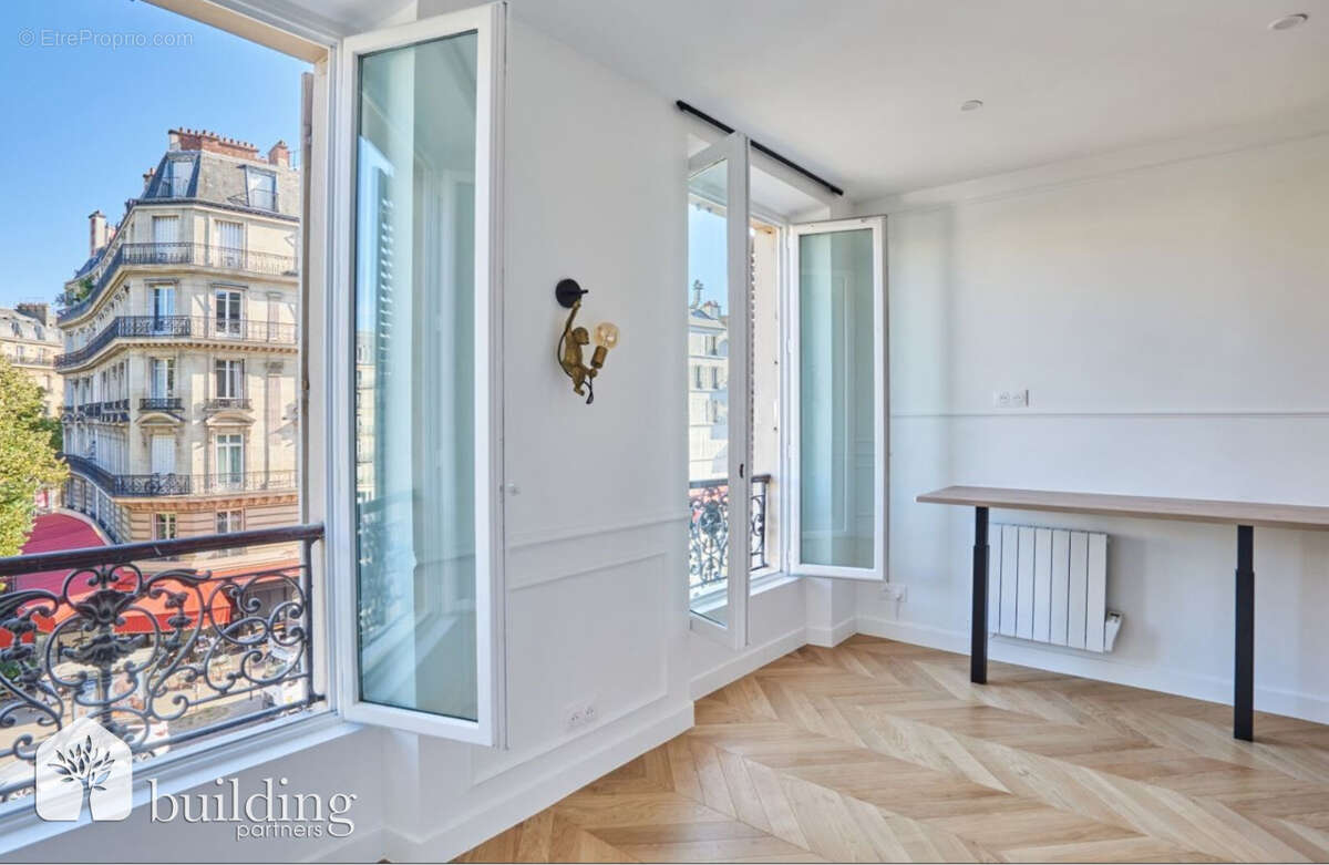 Appartement à PARIS-8E