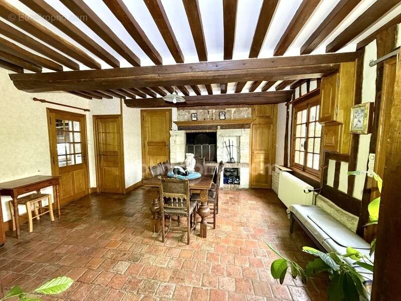 Maison à SAINT-PIERRE-SUR-DIVES