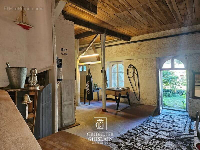 Clisson centre historique – Maison de caractère 150 m², 3 chambres, terrasse et accès rivière - photo 13