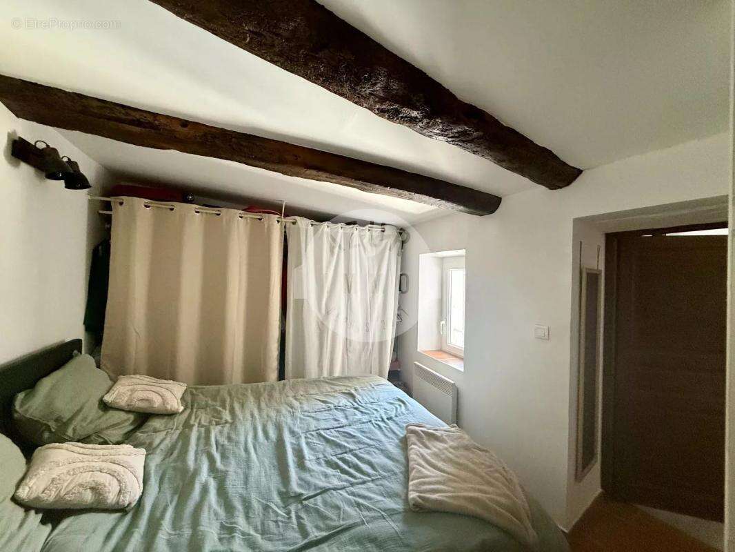 Appartement à ROQUEVAIRE