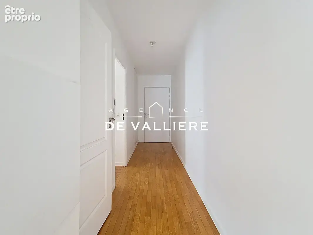 Appartement de 2 pièces de 50 m² situé au 8ème étage d'un immeuble récent, en très bon état. - photo 5