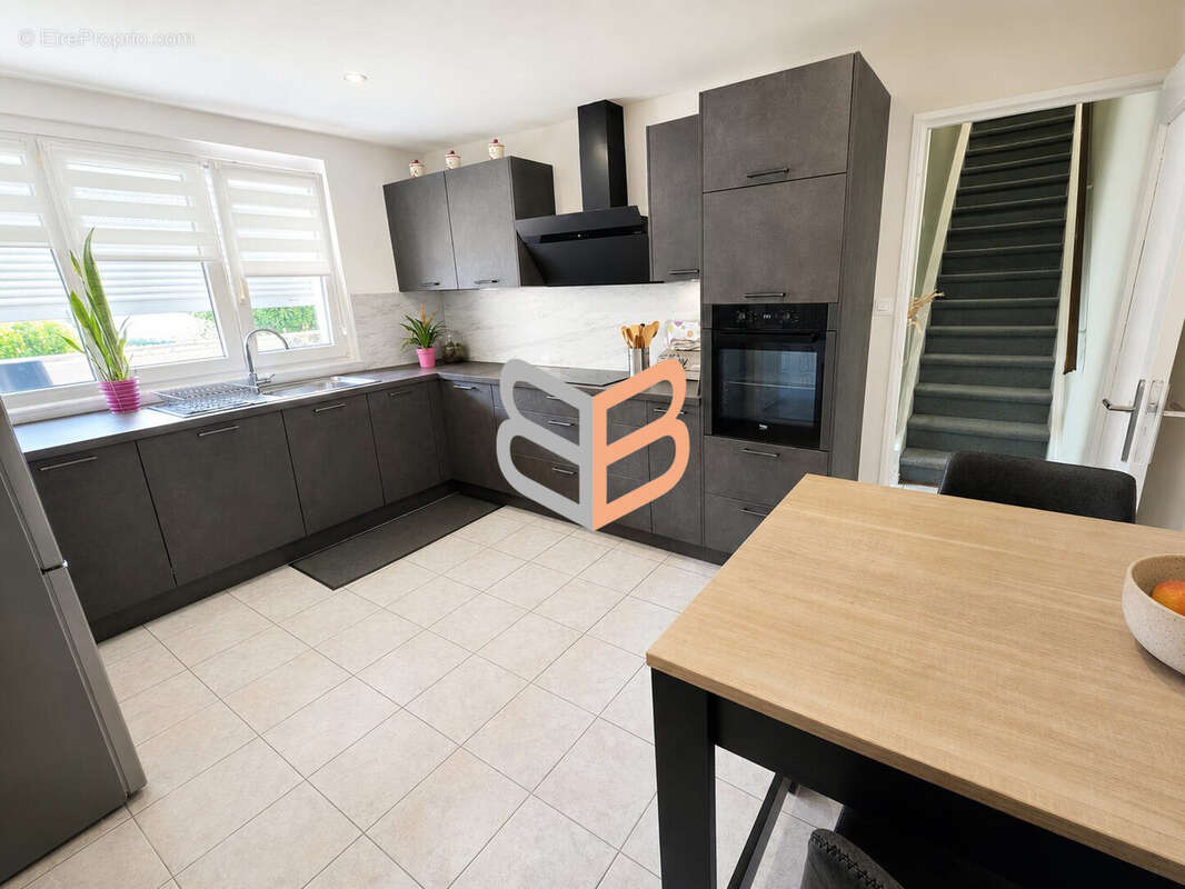 Maison 85 m² à Sainte-Marie-Aux-Chenes  - photo 8