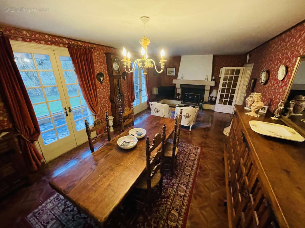 Maison à LA VILLEDIEU-DU-CLAIN