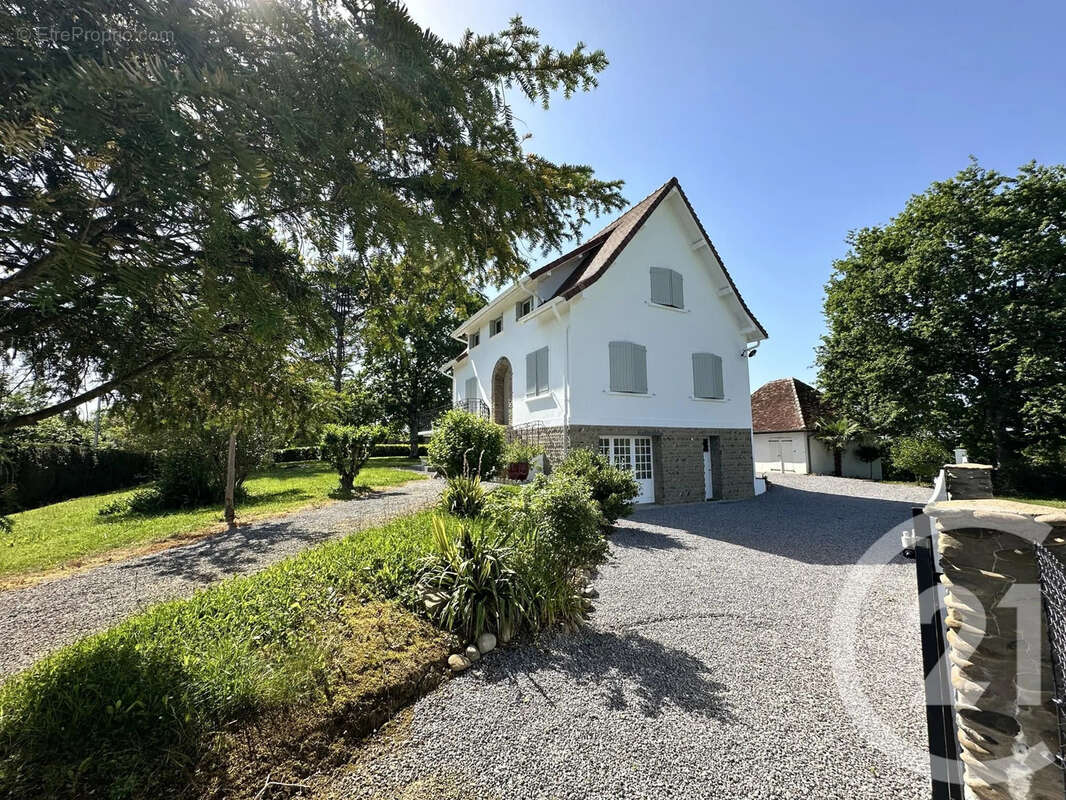 Maison à SAUVETERRE-DE-BEARN