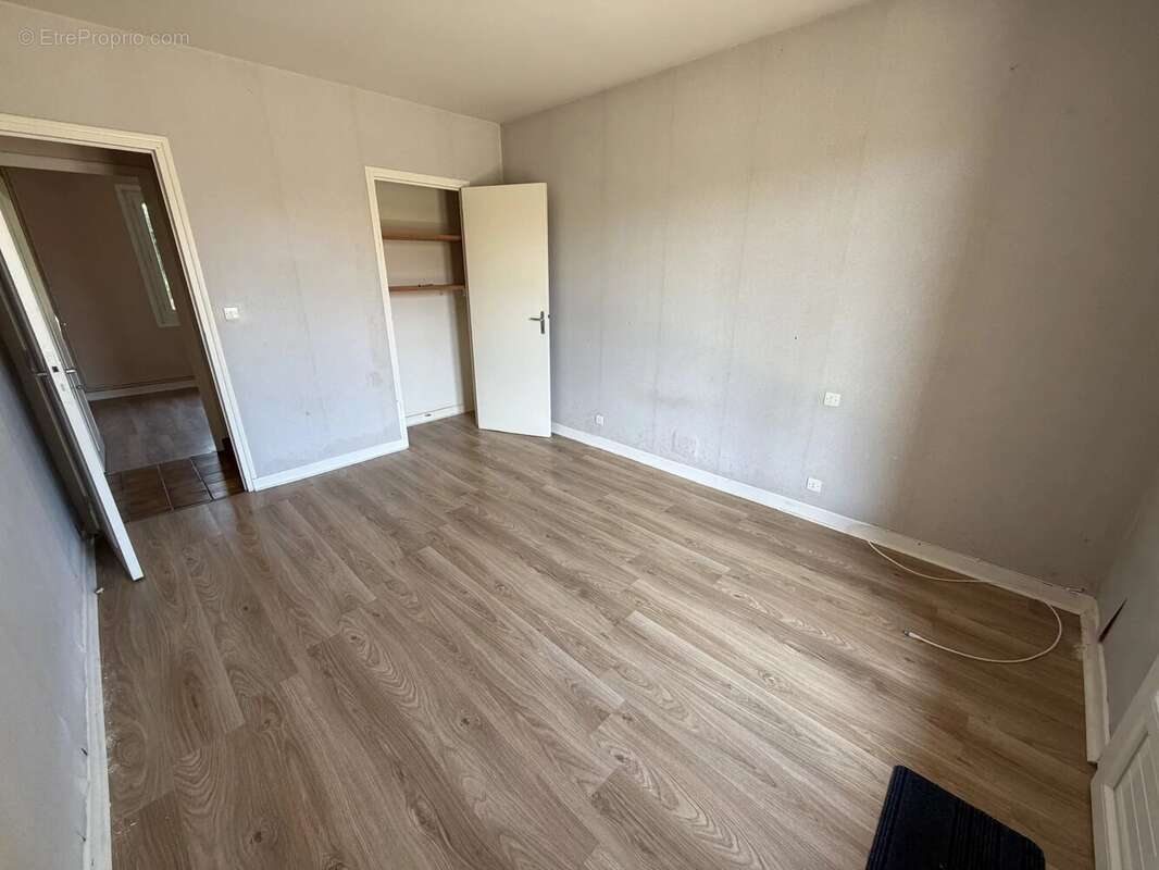 Maison de 152m2 habitable avec véranda et garage sur un jardin de 641m2 - photo 7