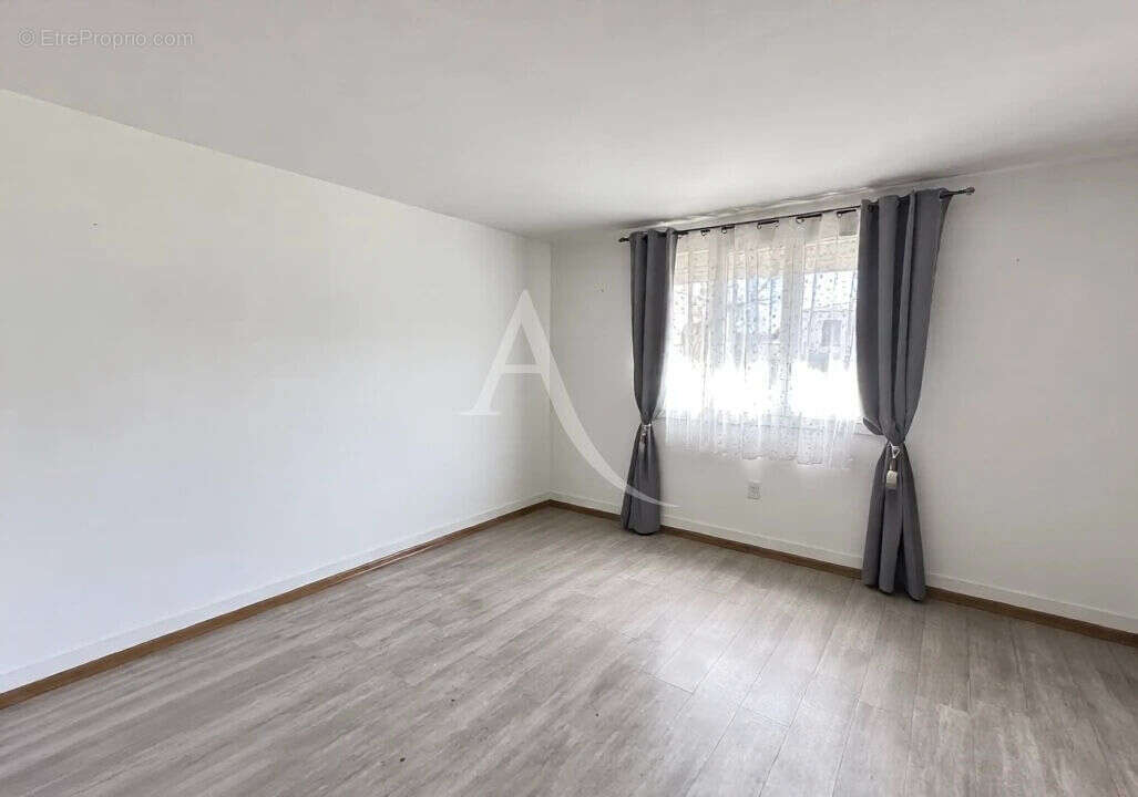 Appartement à VINON-SUR-VERDON