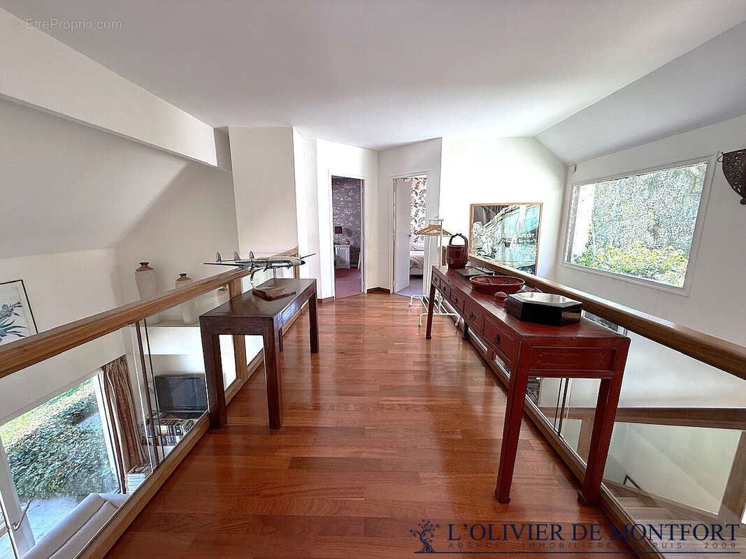 Maison Architecte de 9 pièce(s) 300 m² au sol - photo 9