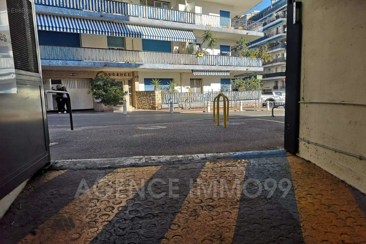 Parking à LE CANNET