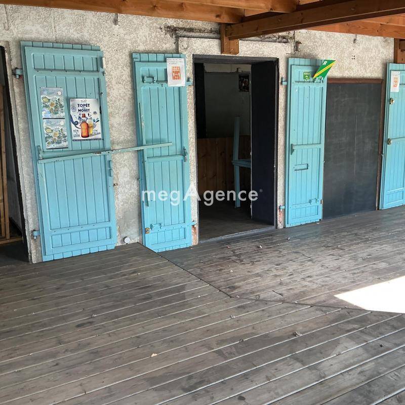 Commerce à L'ETANG-SALE