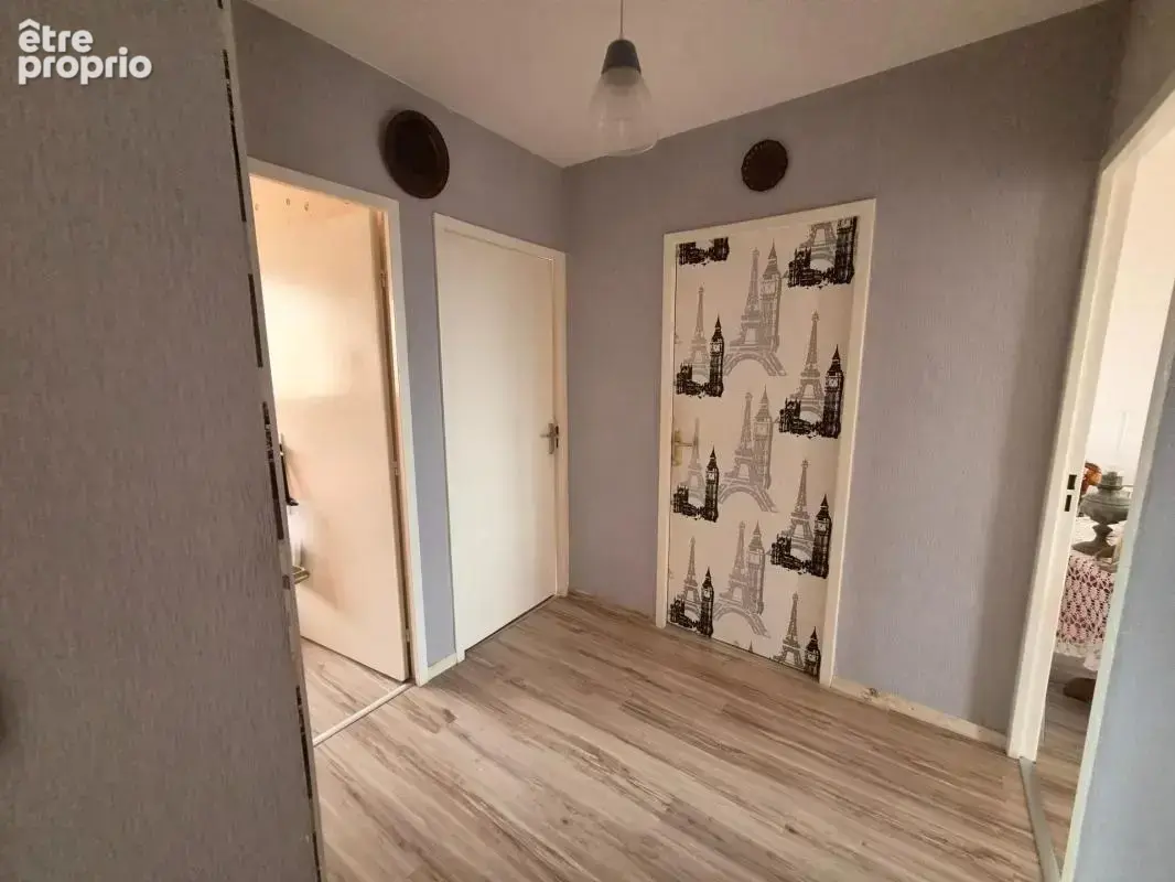 T4 avec balcon + stationnement. Trés bon état - photo 8
