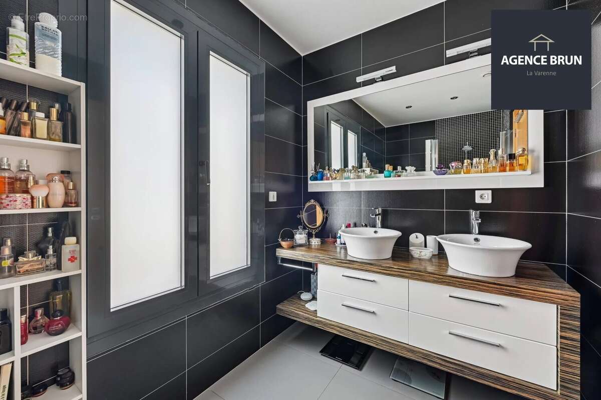 Maison à SAINT-MAUR-DES-FOSSES