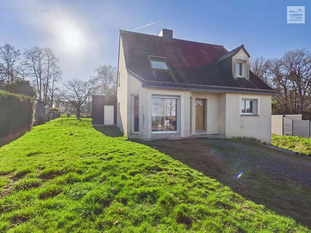 Maison à MAURE-DE-BRETAGNE