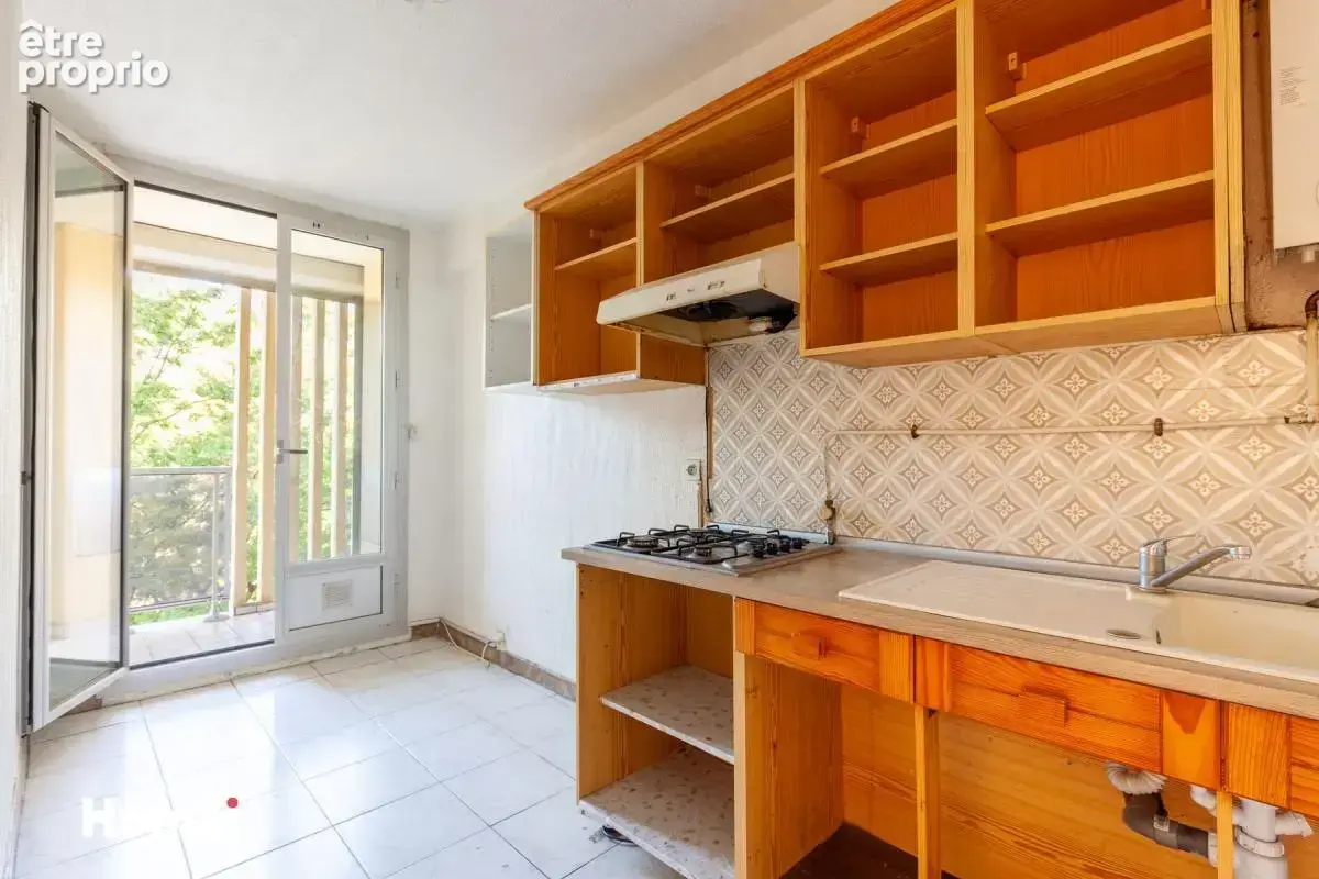 Appartement T4 de 65 m² à Marseille 13010, Rue du Docteur Girbal - photo 8